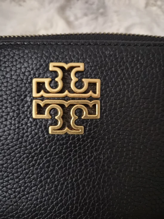 Tory Burch Black Pebbled Leather Zip Wallet with Gold Logo - Picture 9 of 9
